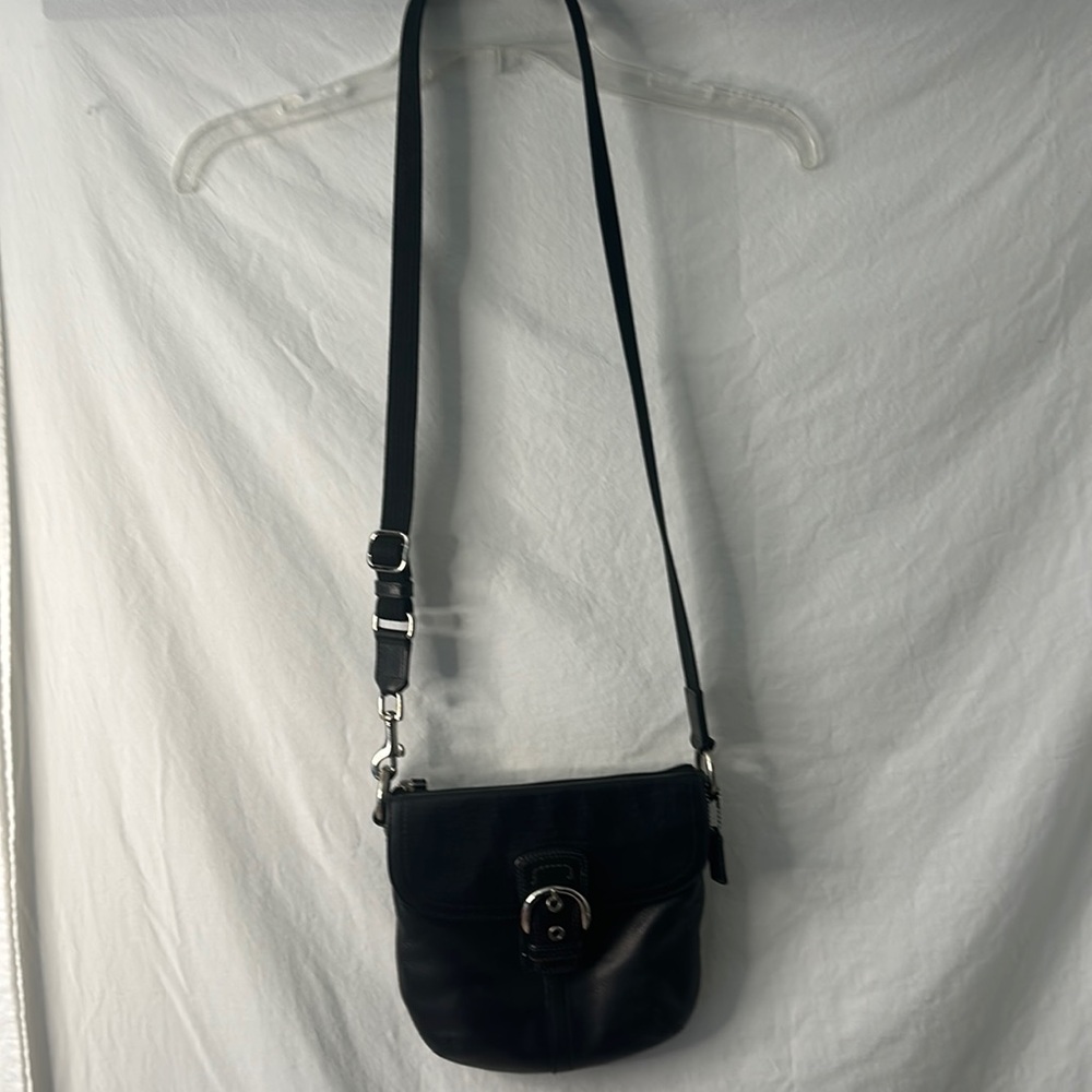 Vintage in excellent condition coach black leather Crossbody bag